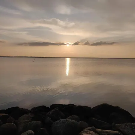 6 Person In Hemmet-by Traum *