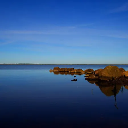 6 Person In Hemmet-by Traum